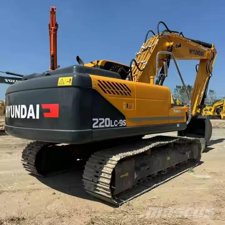 Hyundai R220LC-9S 履带挖掘机