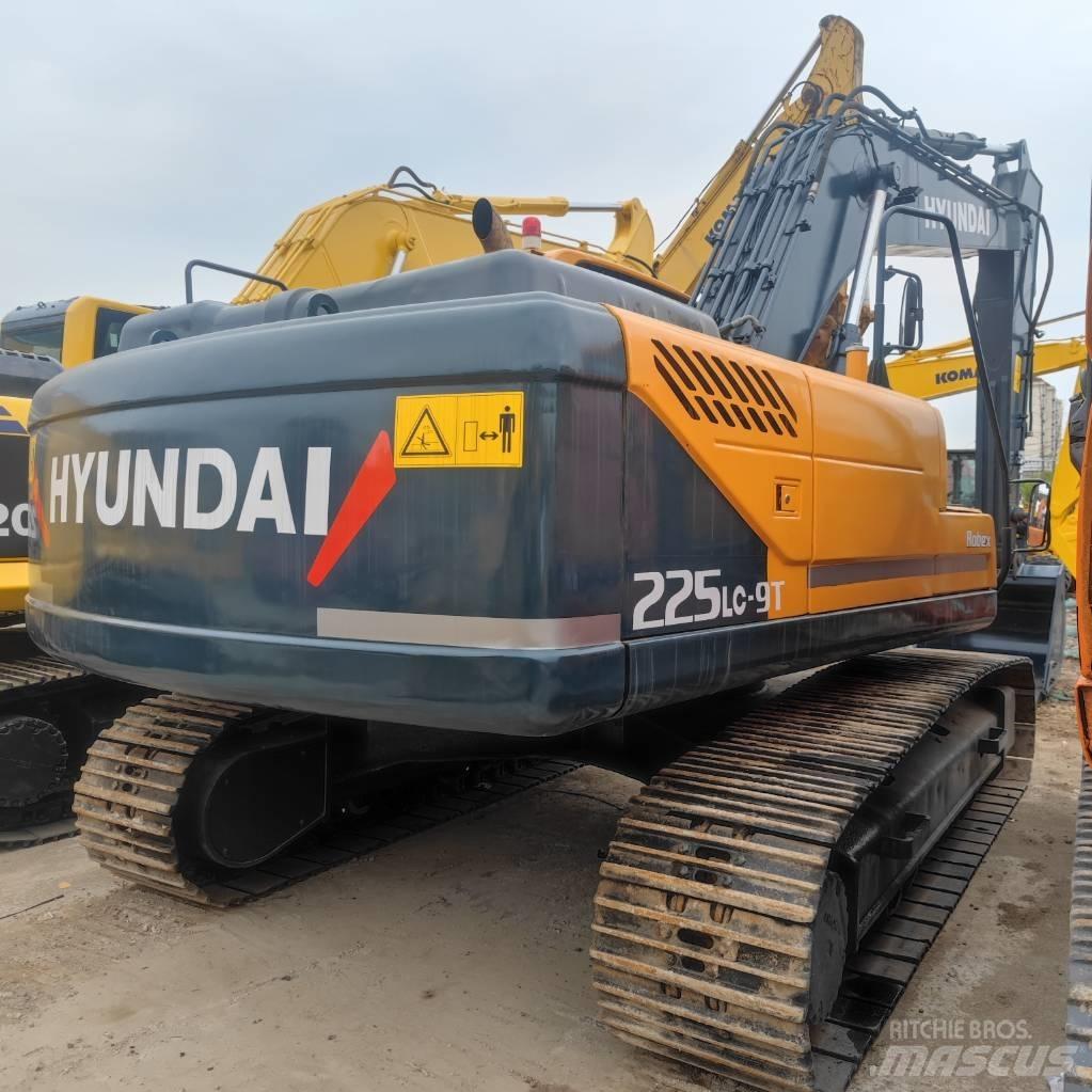 Hyundai R 225LC-9T 履带挖掘机