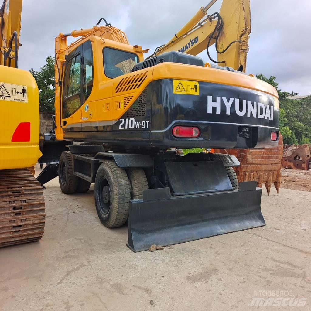 Hyundai 210W-9 轮式挖掘机