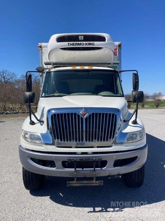 International 4300 厢式货车