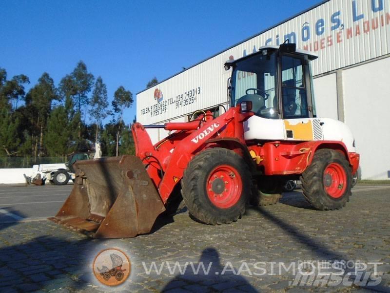 Volvo L 30 B 轮式装载机