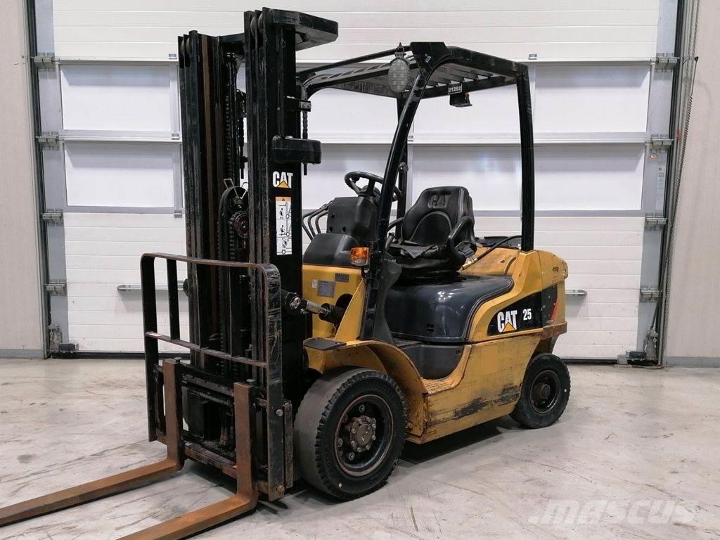 CAT GP25N 天然气叉车