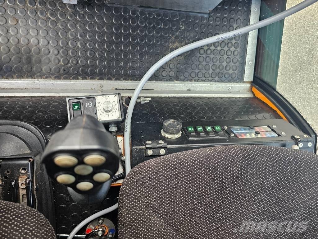 Hansa APZ 1003 K 工具车
