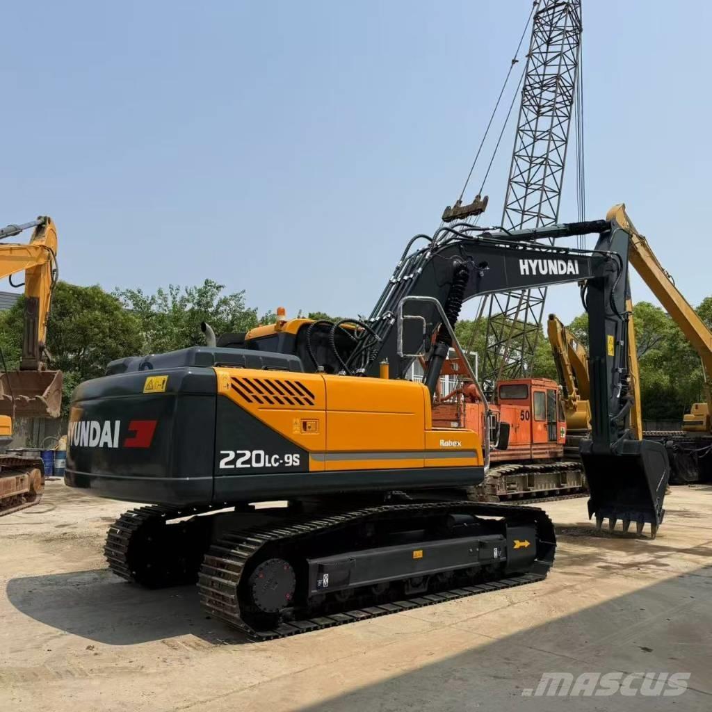 Hyundai R220LC-9S 中型挖掘机