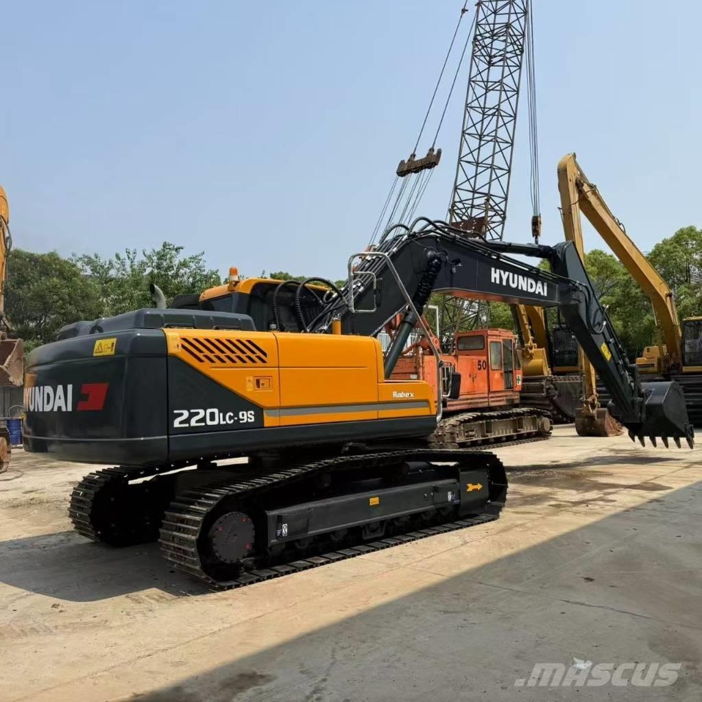 Hyundai R220LC-9S 中型挖掘机