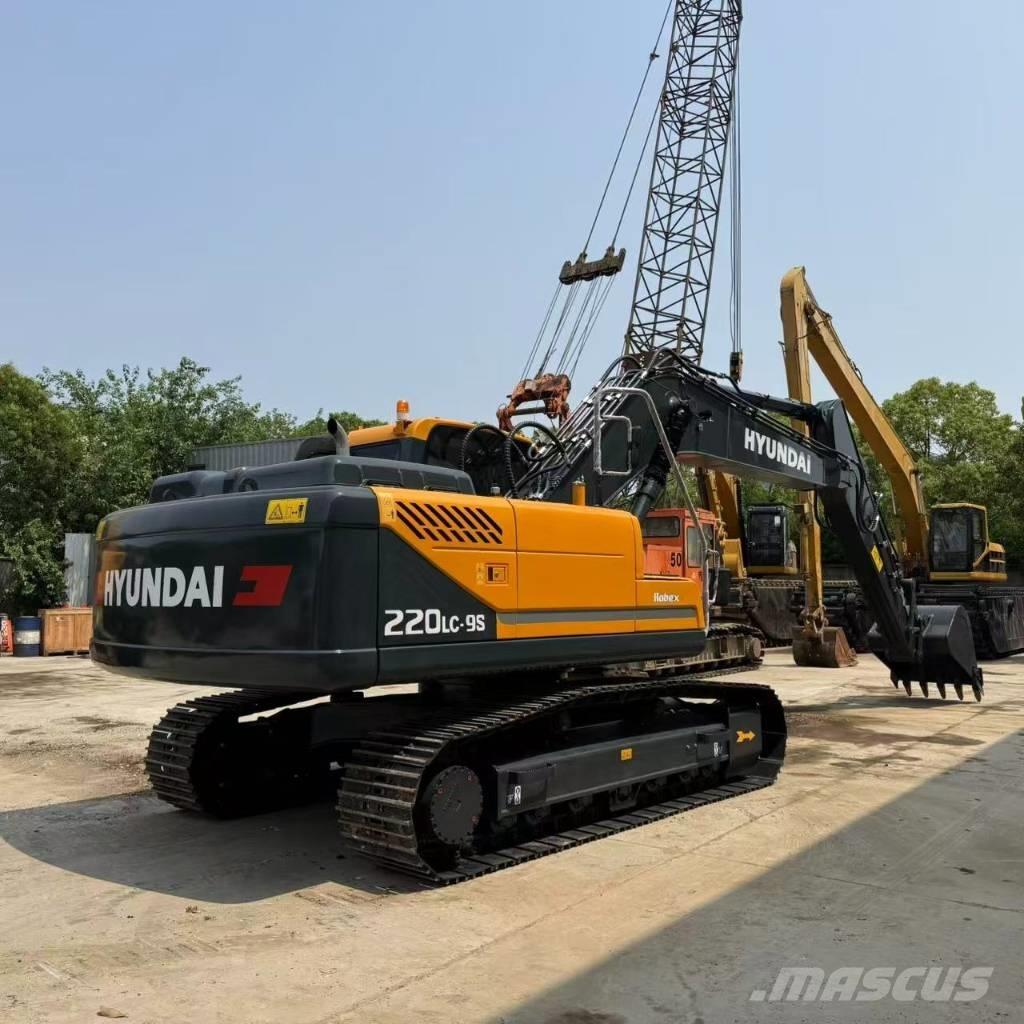 Hyundai R220LC-9S 中型挖掘机