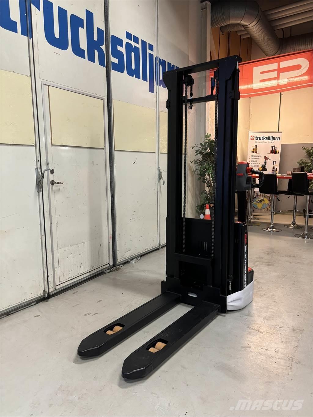 ESA 121 手推堆垛车