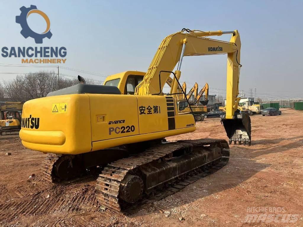 Komatsu PC 220 履带挖掘机