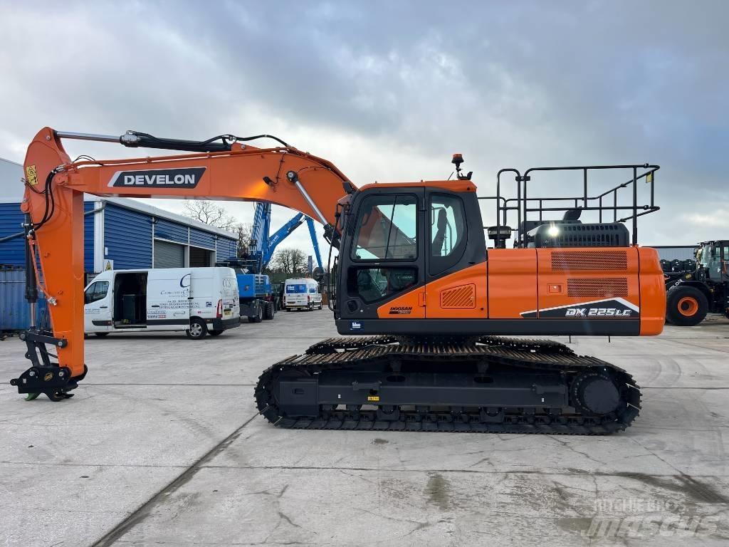 Develon DX 225 LC-7 履带挖掘机