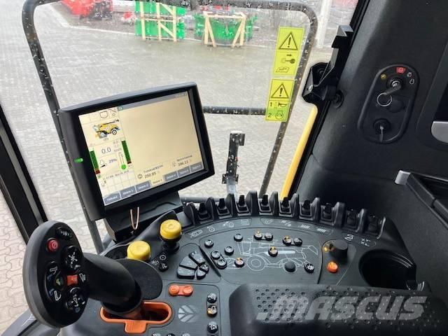 New Holland CR 10.90 联合收割机