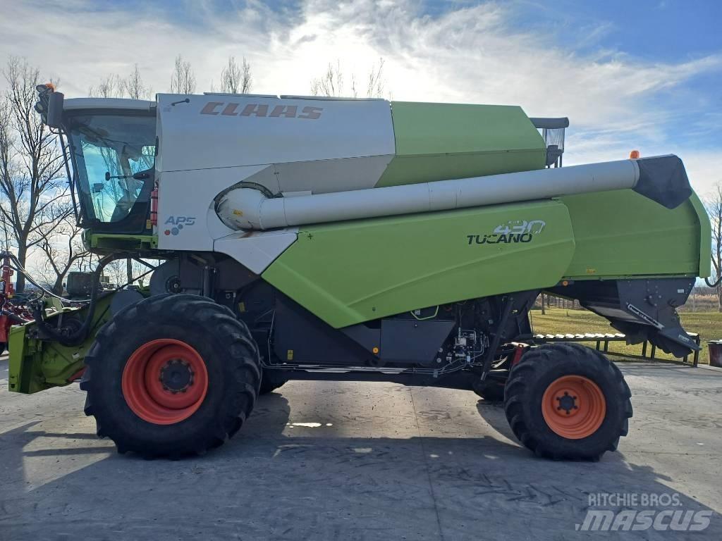CLAAS Tucano 430 联合收割机