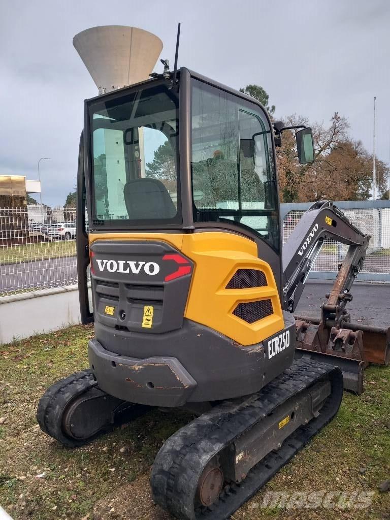 Volvo ECR 25 D 小型挖掘机