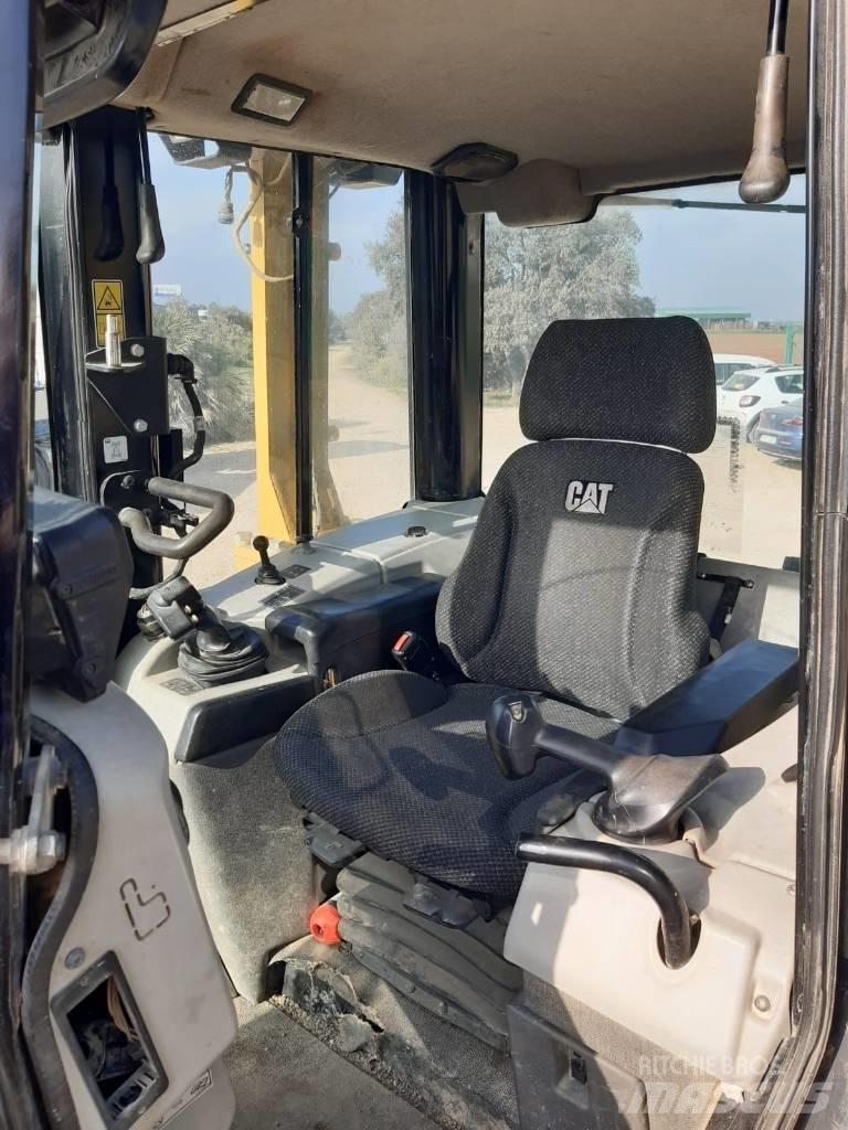 CAT D6N LGP 履带式推土机