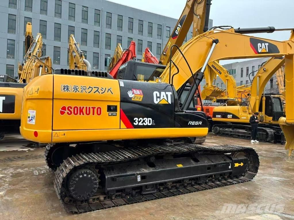 CAT 323 D 履带挖掘机
