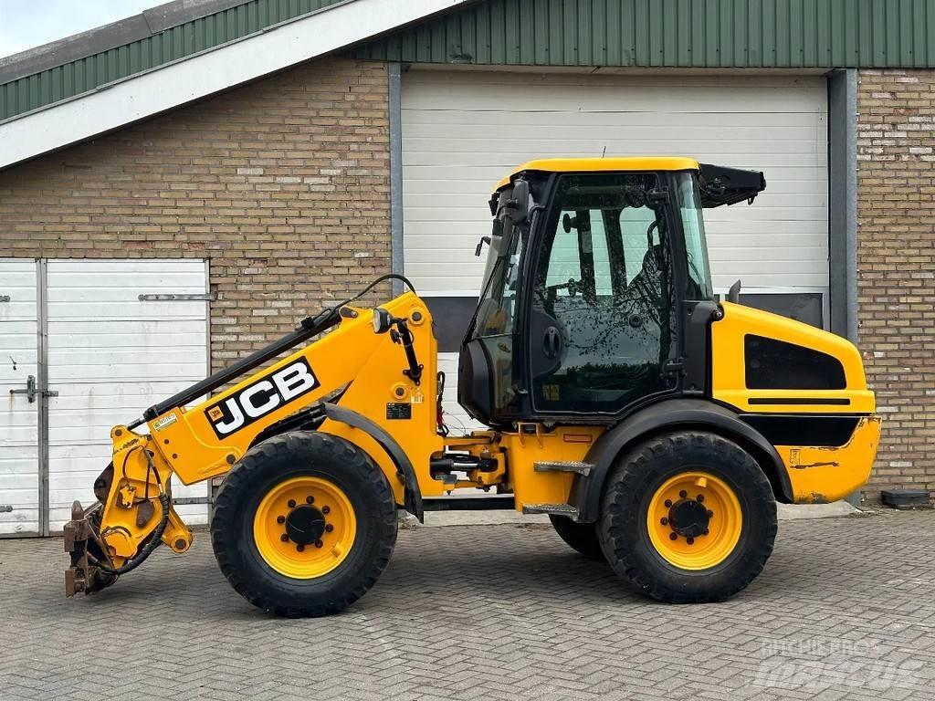 JCB TM220 SV A 伸缩轮式装载机