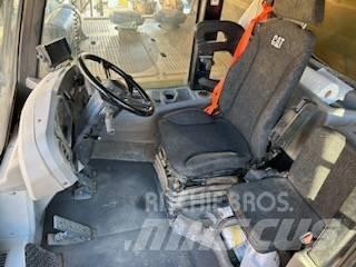 CAT 777F 铰接式自卸车