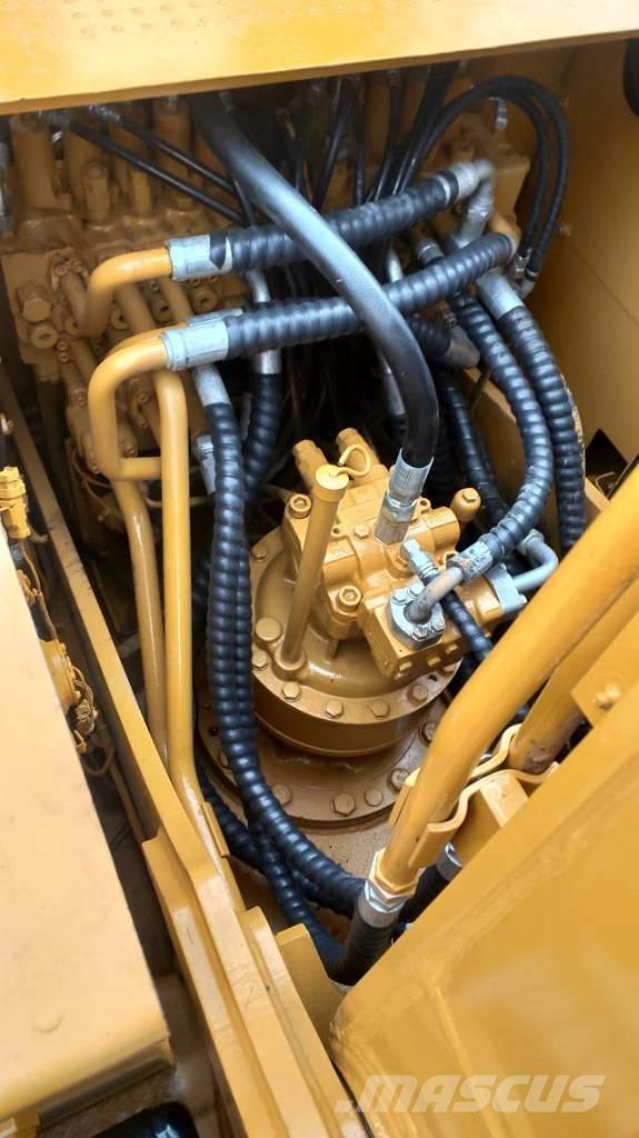 CAT 320D2 履带挖掘机