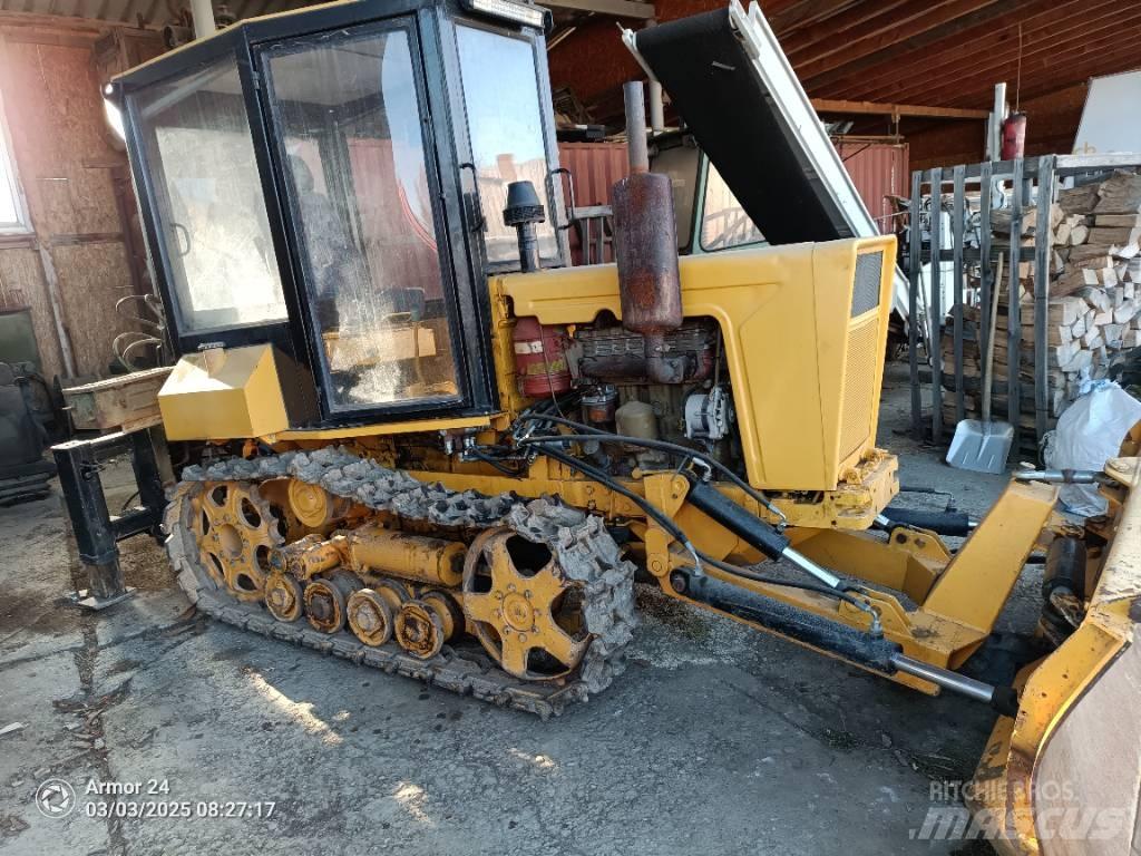  Bulgar T54 轮式推土机