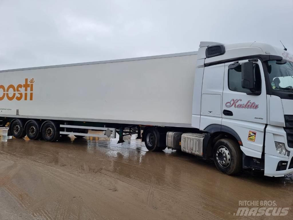 Schmitz Norho 保温半挂车