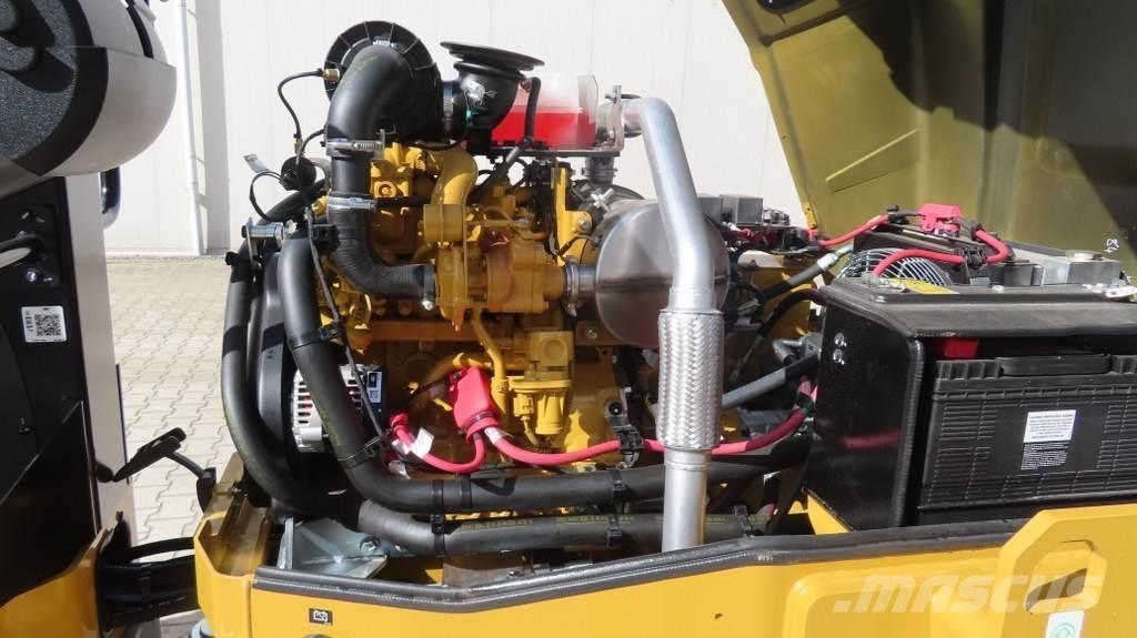 CAT CC4.0 复合式压路机