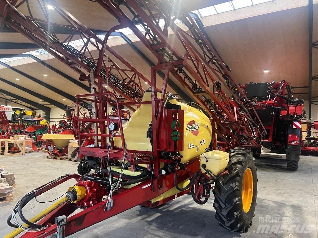Hardi Commander 2800 牵引式喷雾机