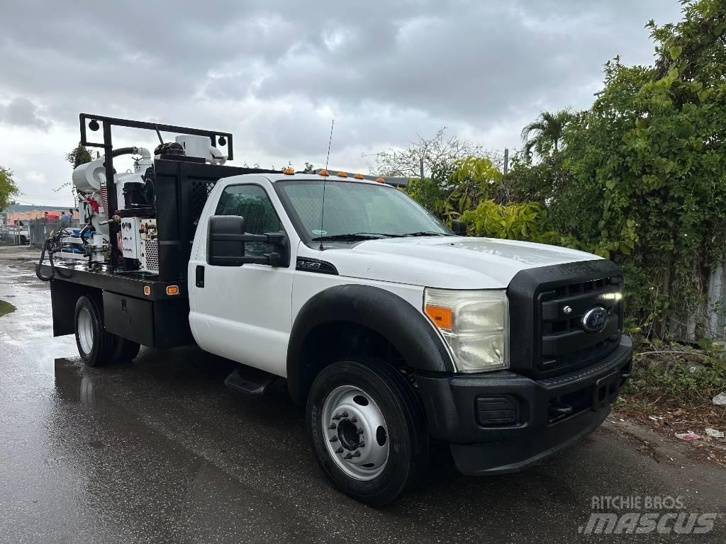 Ford F 450 组合/真空油槽车