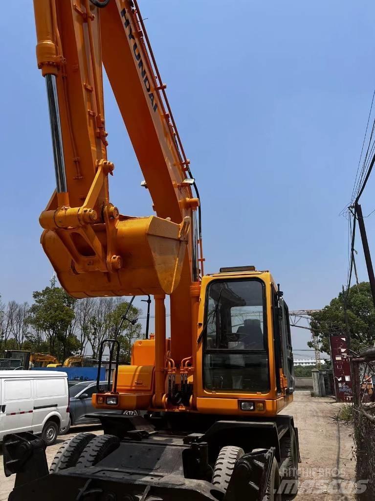 Hyundai 210W-7 轮式挖掘机