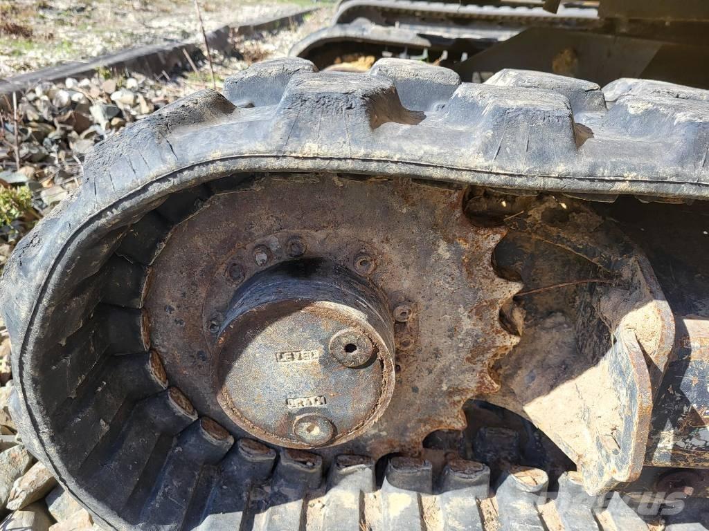 Komatsu PC24MR-5 小型挖掘机