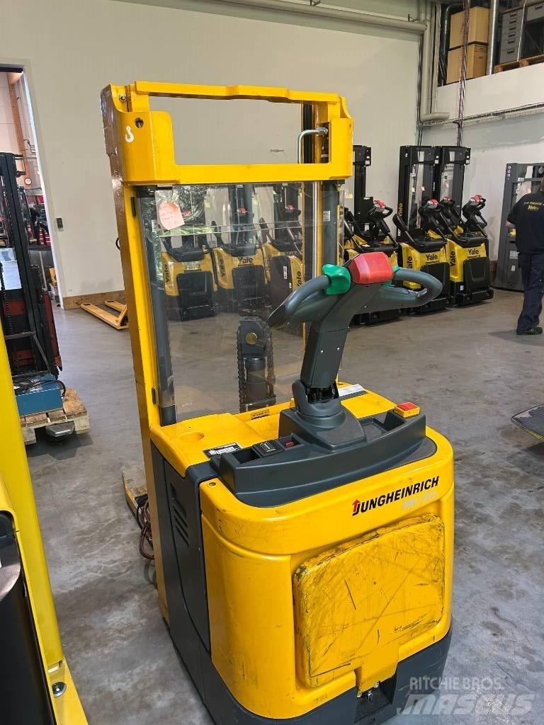 Jungheinrich ERC 212 手推堆垛车