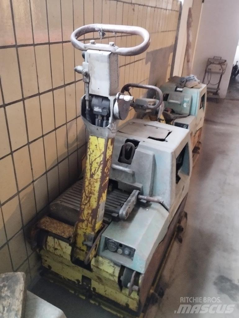 Ammann AVH 8020 平板夯