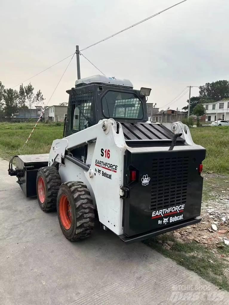 Bobcat S 16 滑移装载机