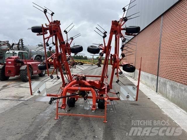 Kuhn GF8501 犁耙和摊草机