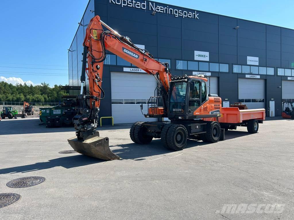 Doosan DX 140 W-5 轮式挖掘机