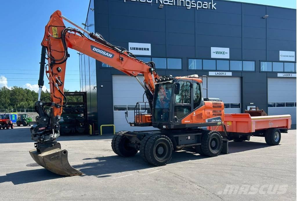 Doosan DX 140 W-5 轮式挖掘机