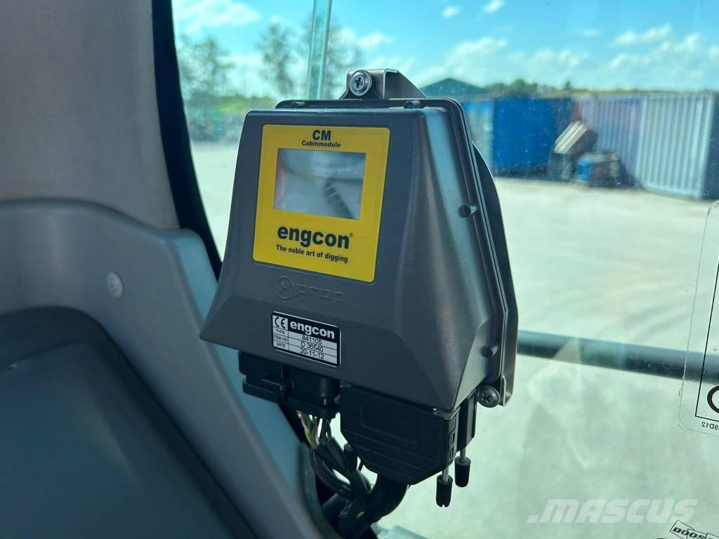 Doosan DX 140 W-5 轮式挖掘机
