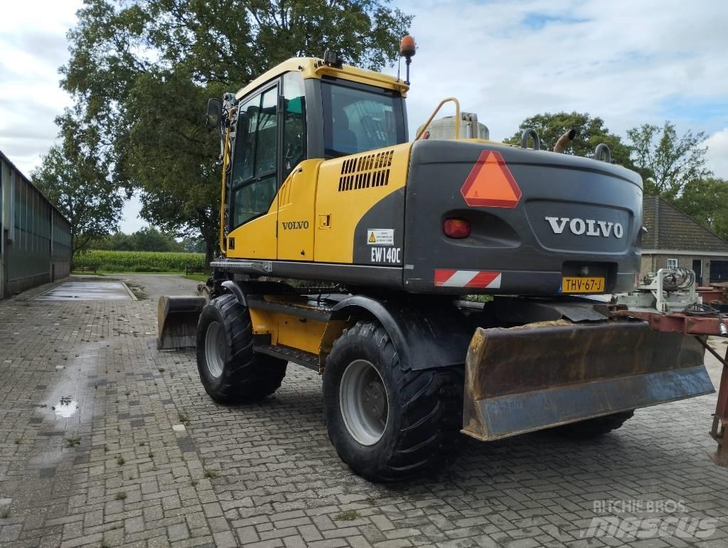 Volvo EW 140 C 轮式挖掘机
