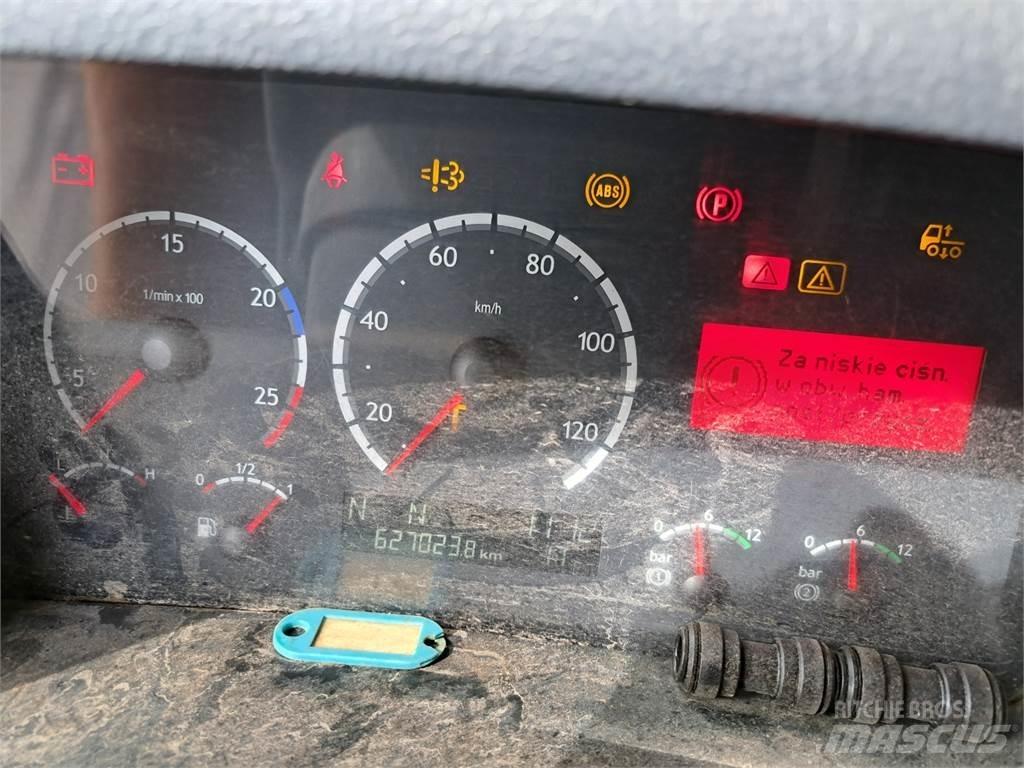Scania P310 + HR 平板栏板货车