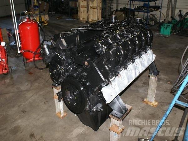Mercedes-Benz OM404 发动机