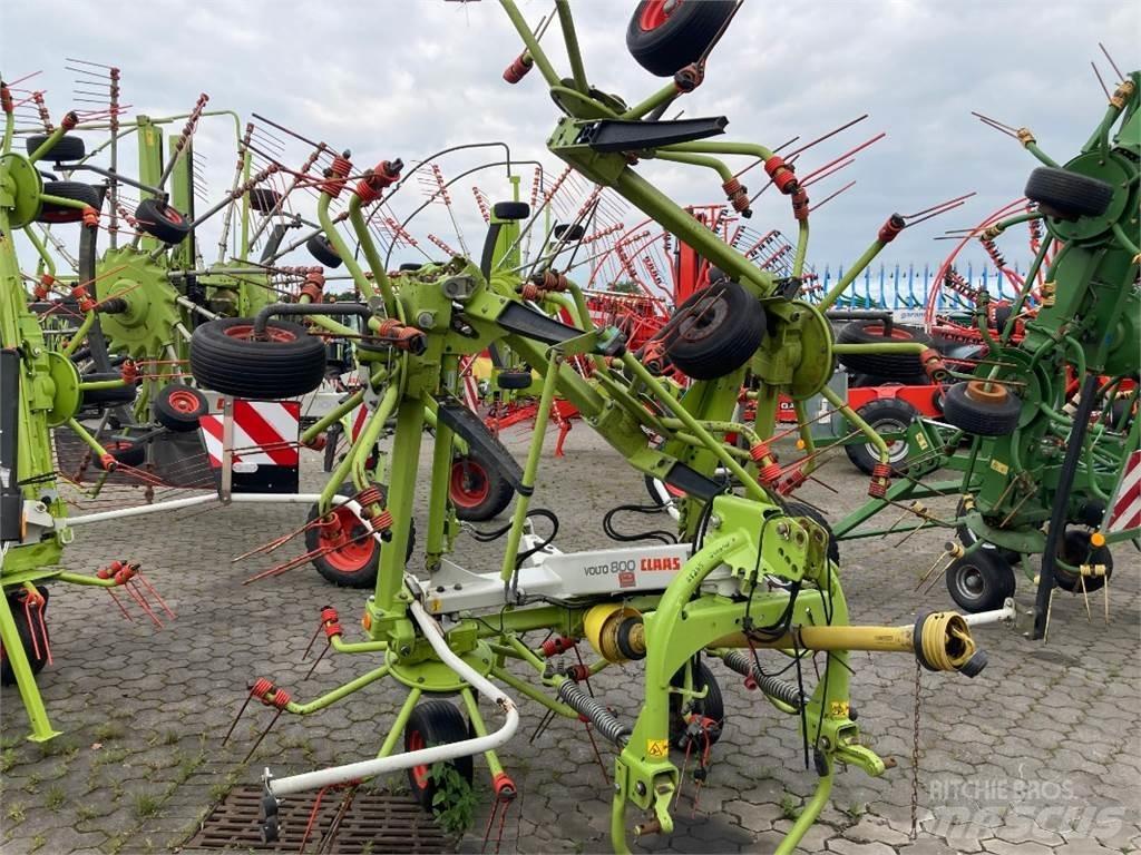 CLAAS Volto 800 犁耙和摊草机