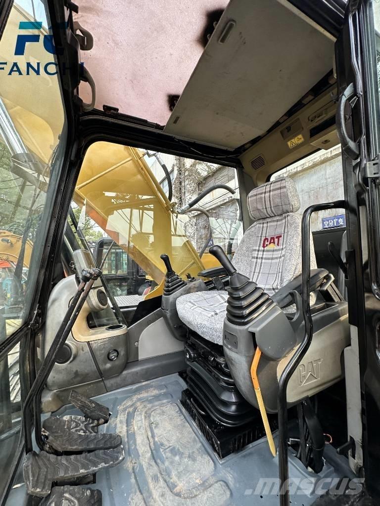 CAT 320 D 履带挖掘机