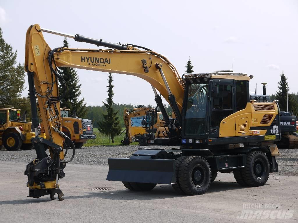 Hyundai HW 180 轮式挖掘机