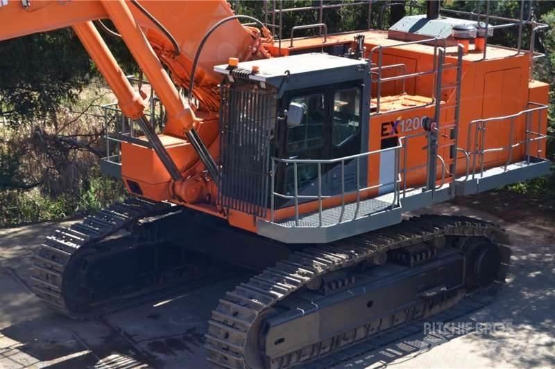Hitachi EX1200-6 小型挖掘机