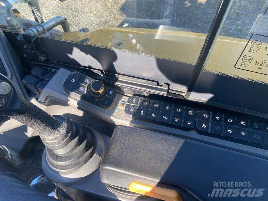 JCB W 110 Hydradig 轮式挖掘机