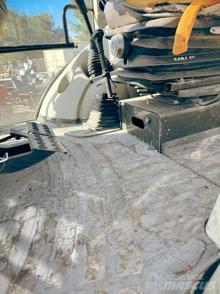Komatsu WB 140-2N 反铲装载机