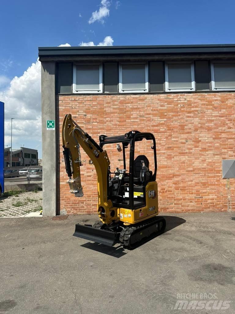 CAT 301.7 CR 中型挖掘机