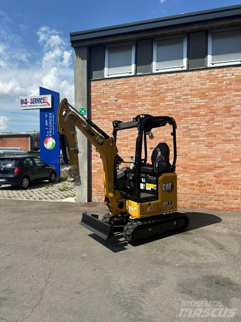 CAT 301.7 CR 中型挖掘机