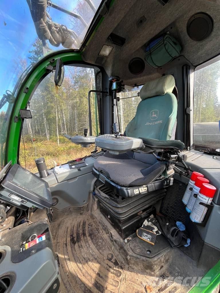 John Deere 1270G 8W 收割机