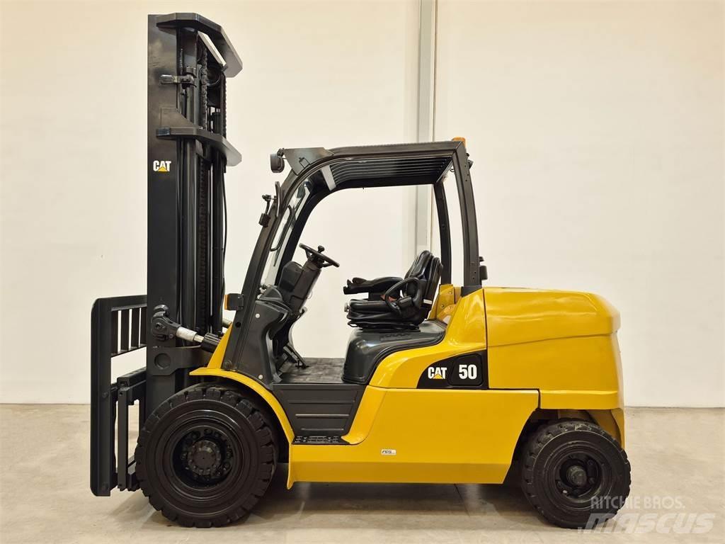 CAT DP50NB 柴油叉车