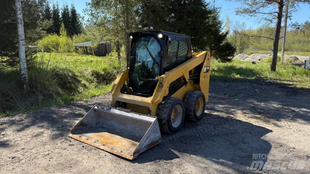 CAT 226 D 滑移装载机