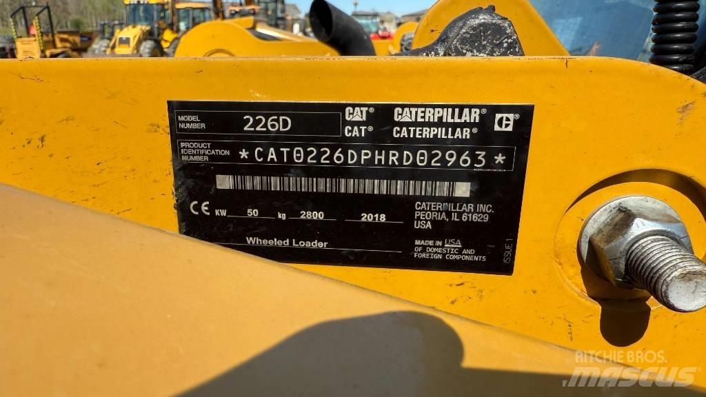 CAT 226 D 滑移装载机